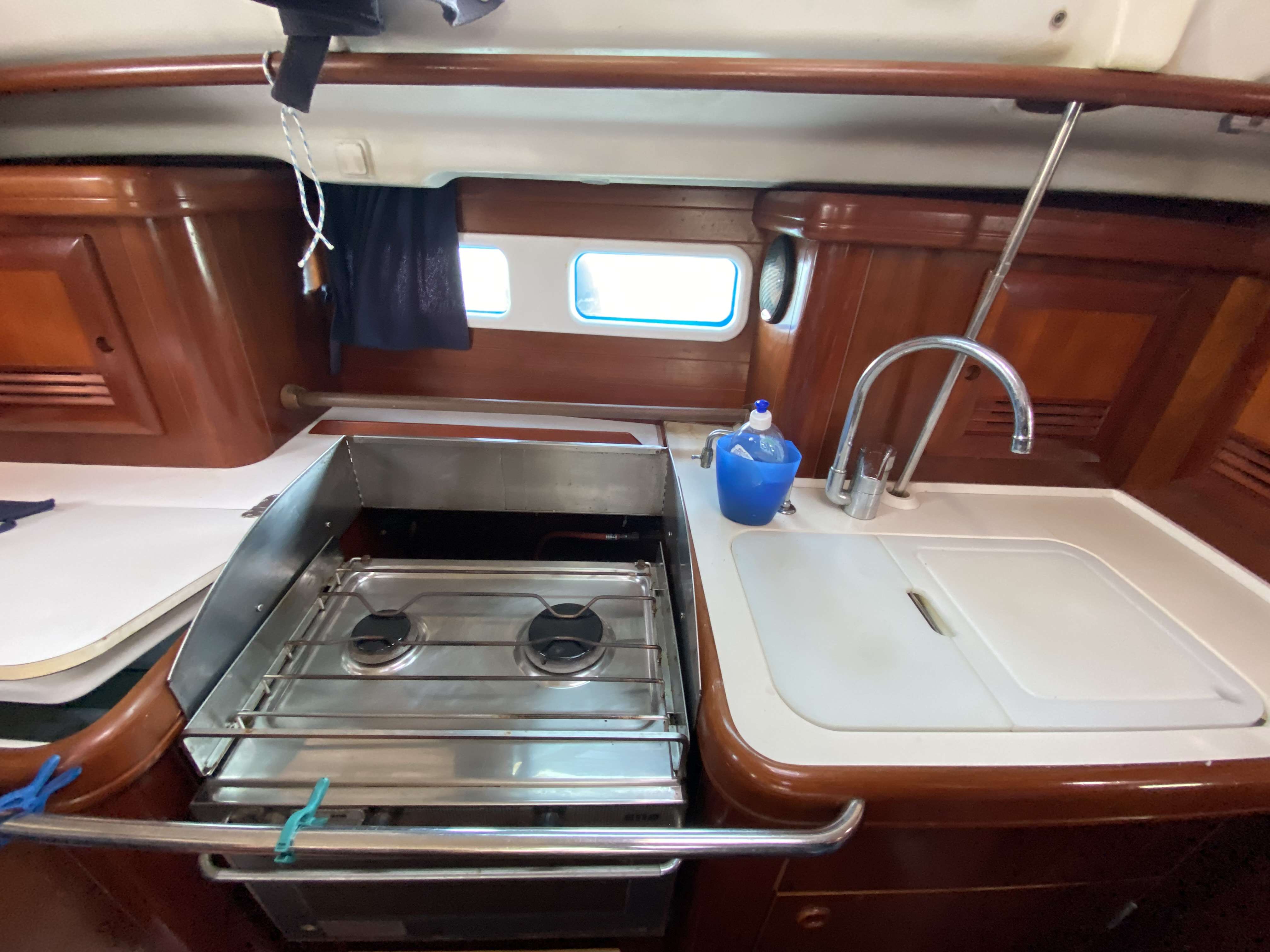 slider 6 Beneteau Oceanis 411 Celebration Performance